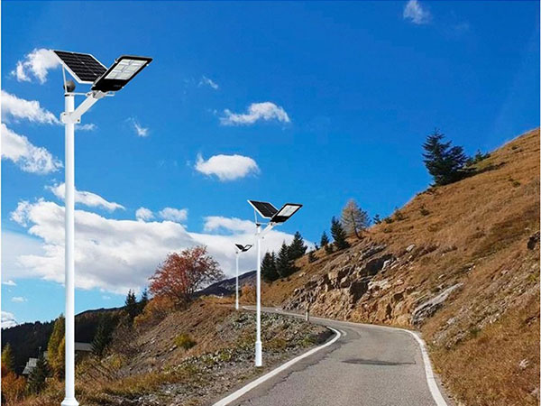 How does solar street lamp achieve dustproof and windproof?
